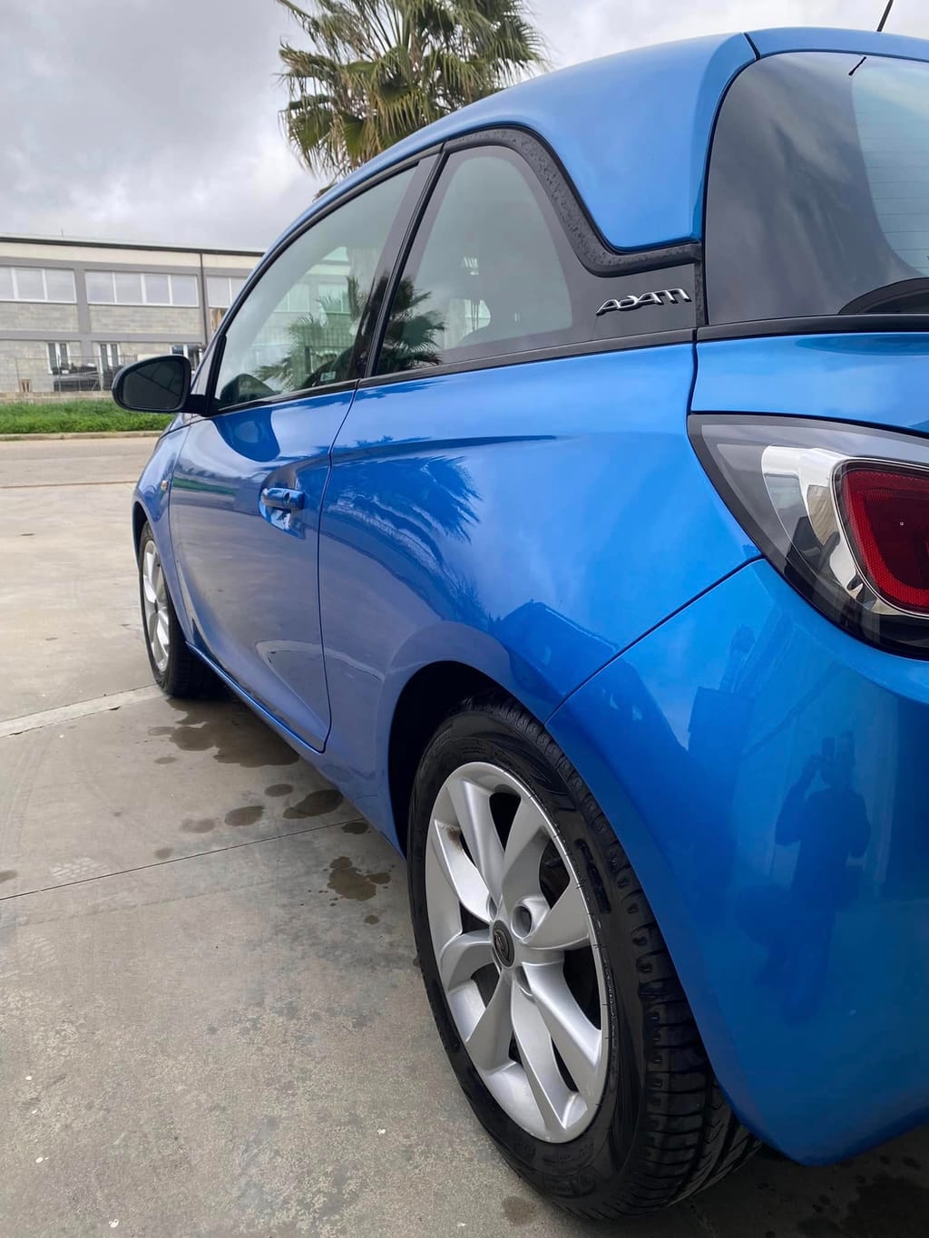 Dopo la riparazione — parafango ripristinato